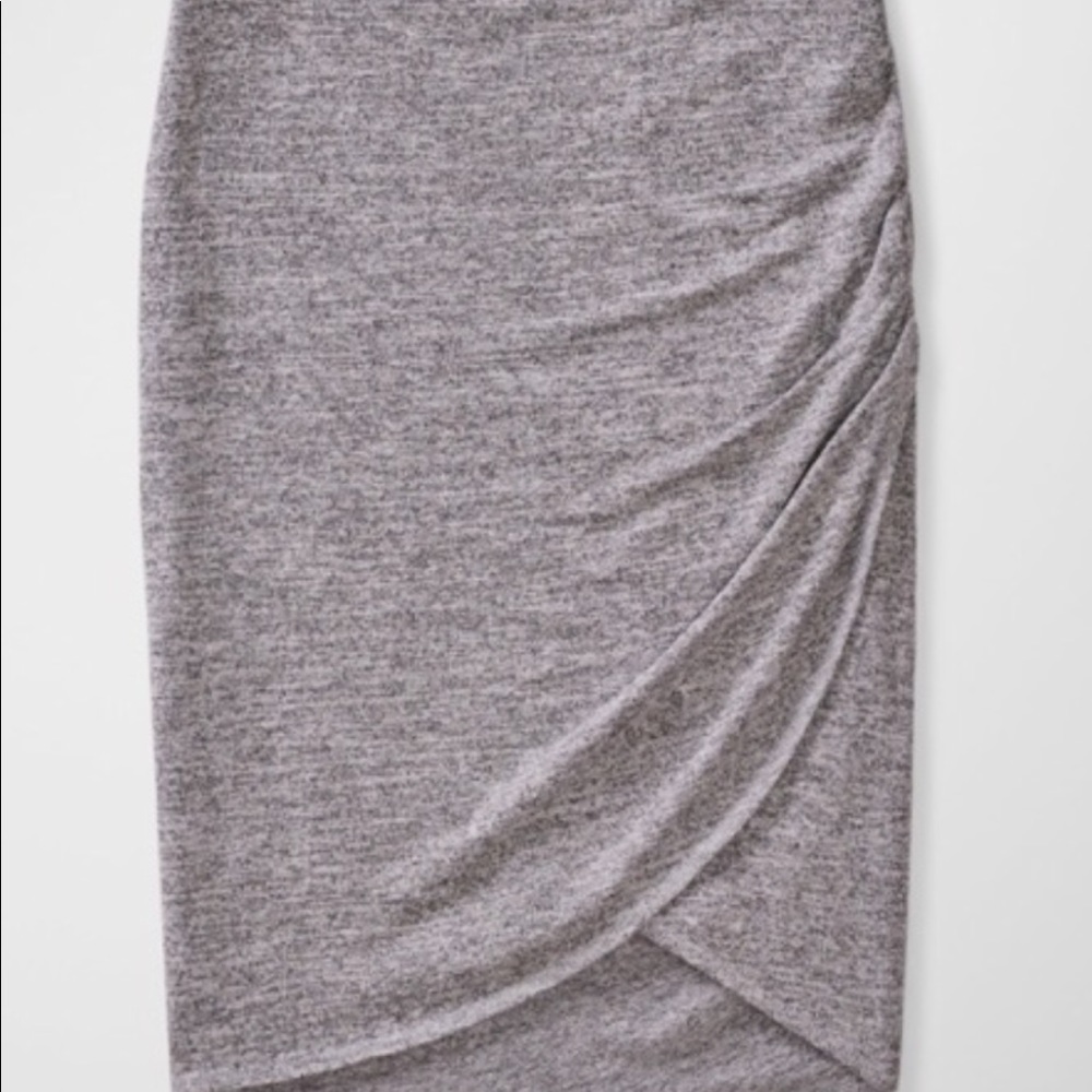 Aritzia Wilfred Free Tyra Skirt